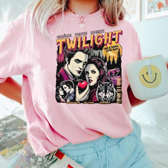 Retro Twilight Gildan Tee Vintage Saga Vampires Wolves Romance Shirt - Picture 2 of 3